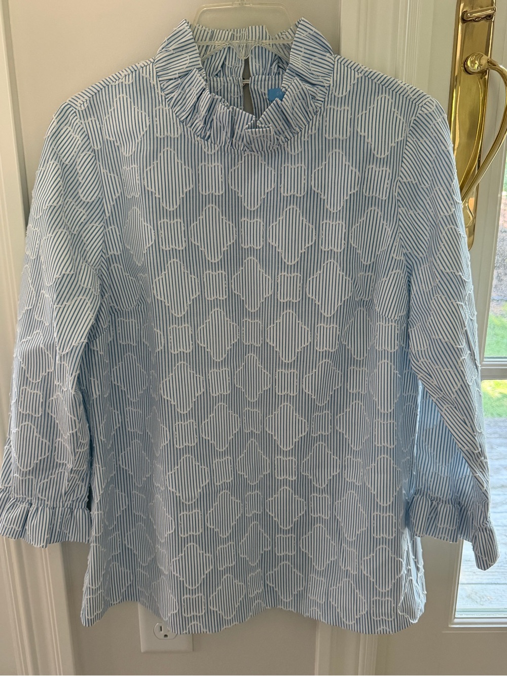 THE CUTEST Draper James shirt!  Great pattern and beautiful blue color! Size M